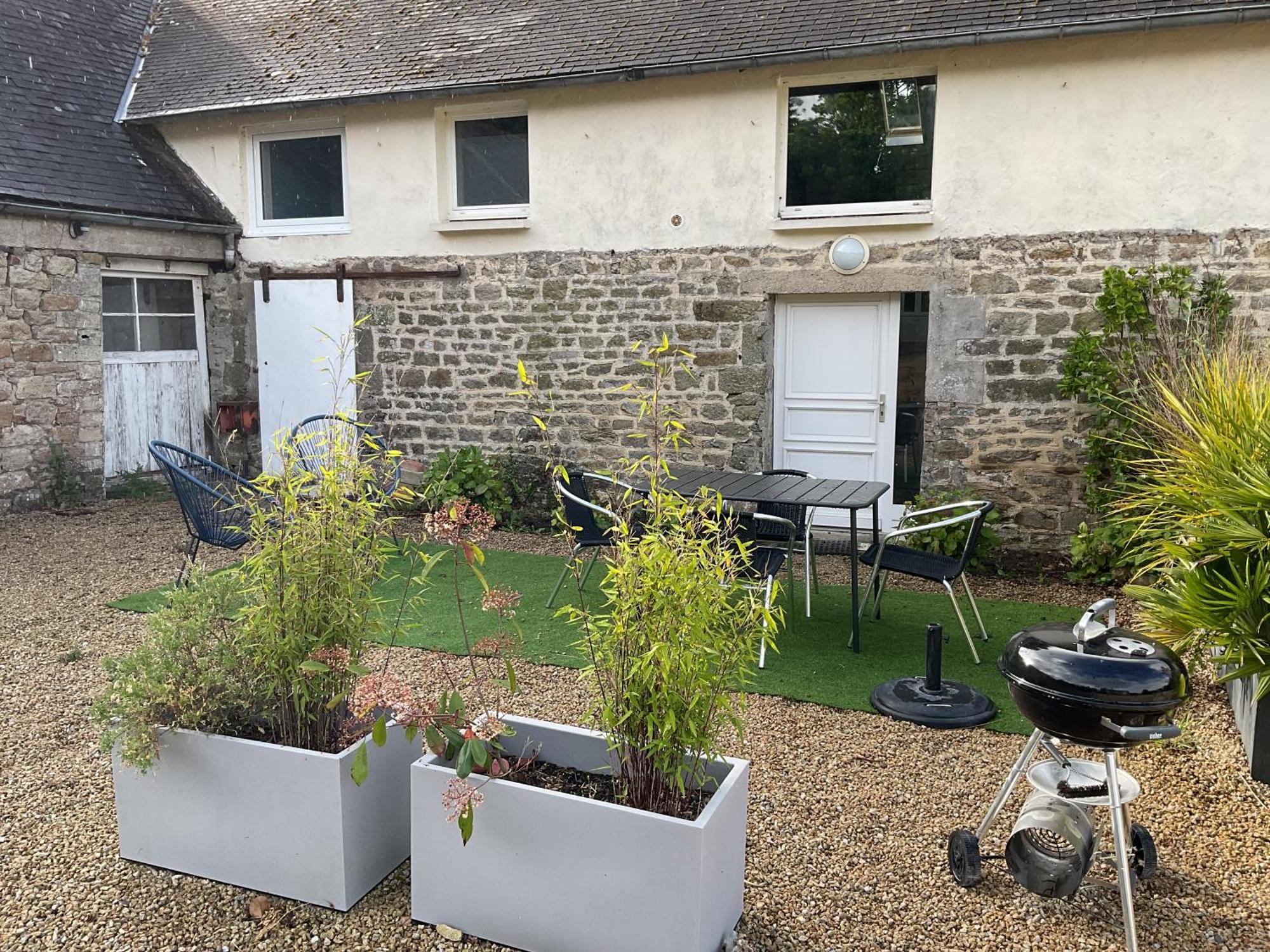 Maison Cosy Avec Exterieur Et Piscine Partagee Mespaul 외부 사진